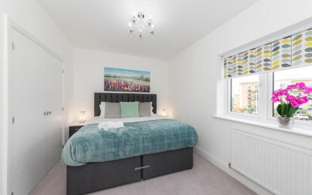 Greenfield's - New Modern 3 Bedroom Home - Johnstonen Close, Bracknell