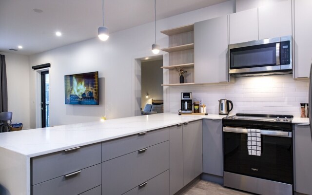 Tumbledown Condo By Revelstoke Vacations