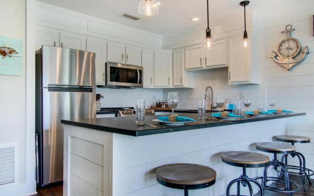 8 A, One Bedroom Condo