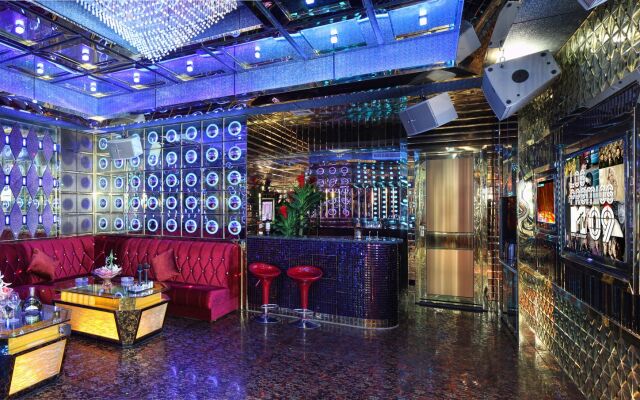 Grandskylight Hotel