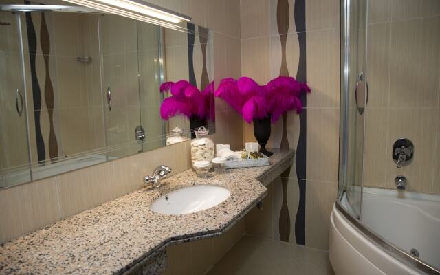 Saren Otel