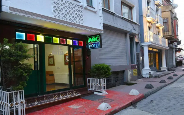 Taksi̇m Apart