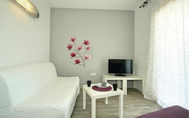Beautiful Home in Umag With Wifi and 1 Bedrooms