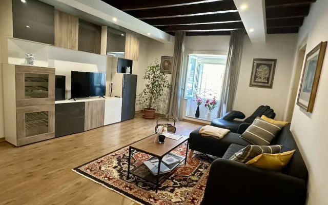 Historical 1400 Ft2 Apartment At Temple Of Apollo