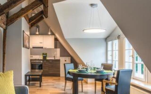 Colonel Suites & Apartments