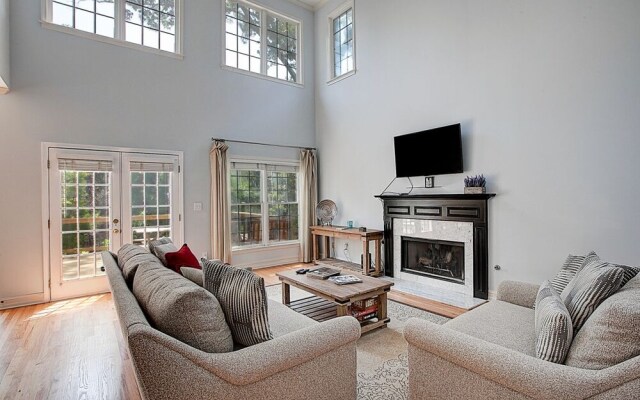 Peachy Keen Luxury Estate