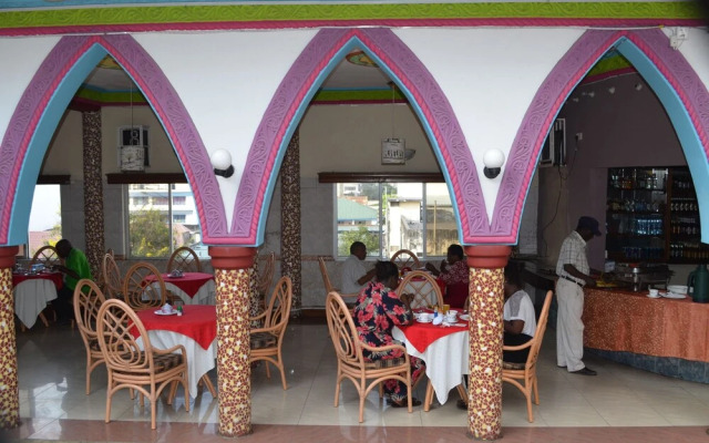 Whitesun Safari Hotel
