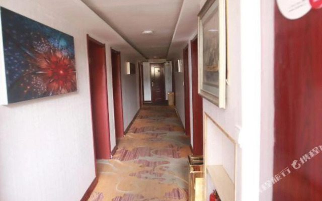 Urban Courtyard Hotel