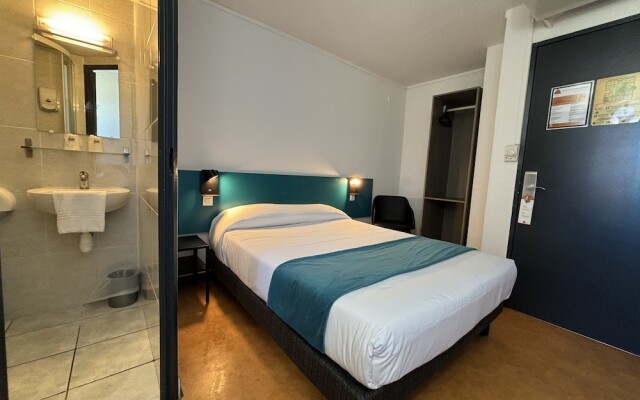 Hôtel Face West Le Pontet