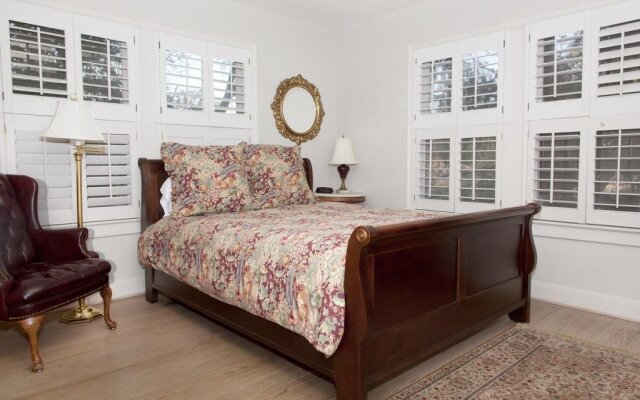 Adams House Bed & Breakfast