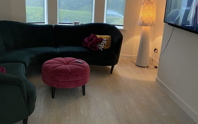 COP 26immaculate Newly Refurbished2 bed in Glasgow