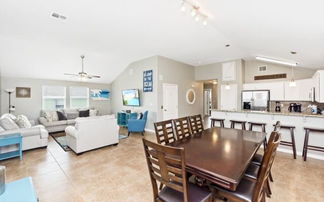 Latitude Adjustment - Private Pool/elevator!