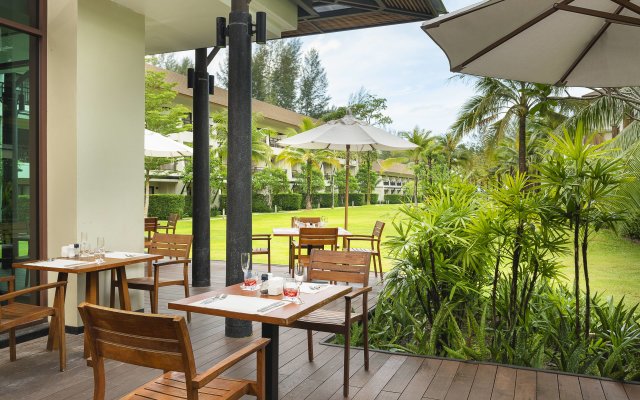 Outrigger Khao Lak Beach Resort