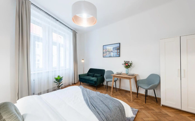 Bright downtown studio