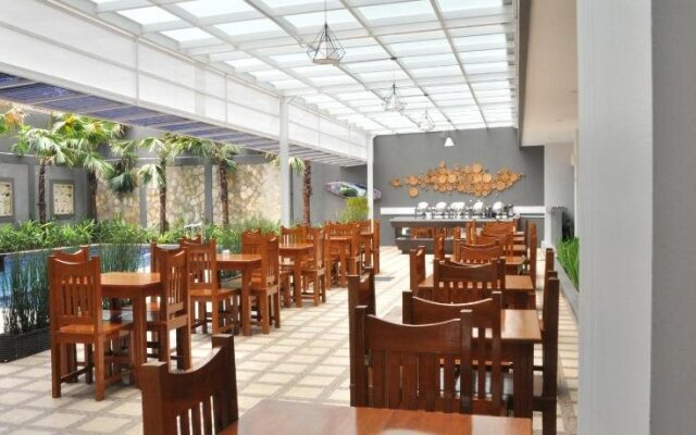 Emerald Hotel