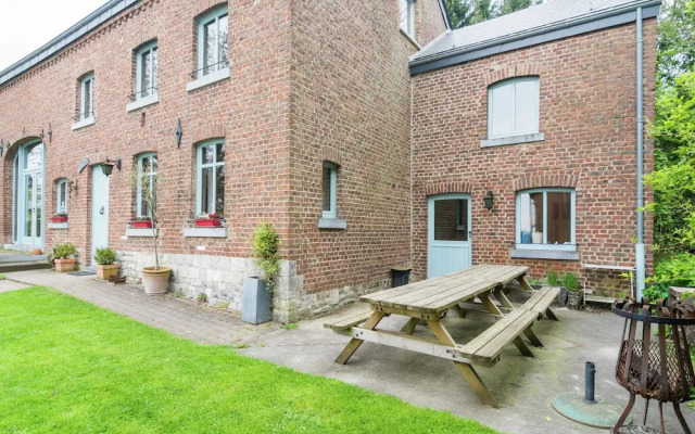 Pleasant Holiday Home With Garden in Ciney