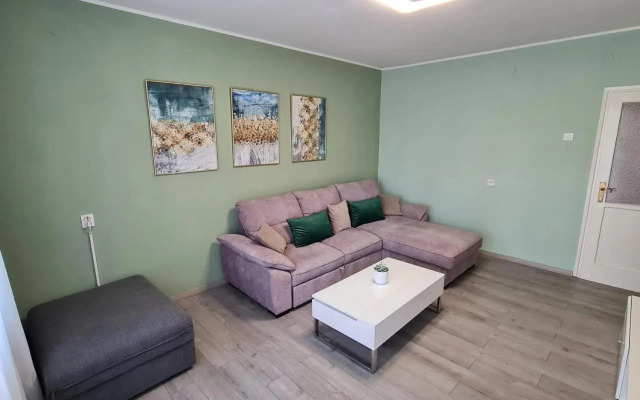 M & M Apartment