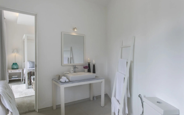 Villa White
