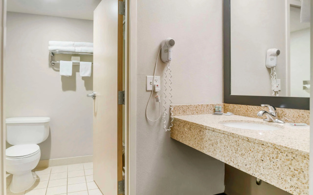 Best Western Beacon Inn