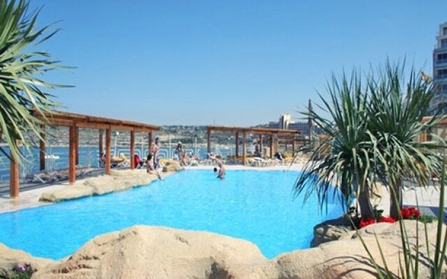 Suncrest Beach Vacation Club, Qawra, Malta