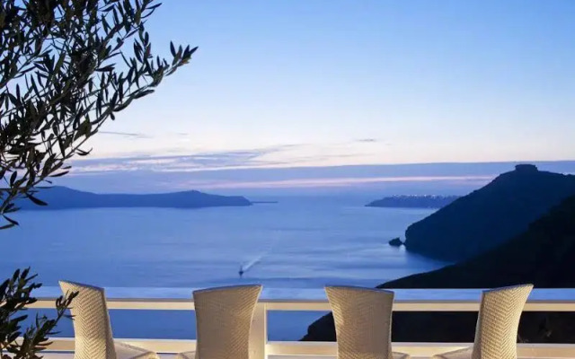 Hotel Thireas