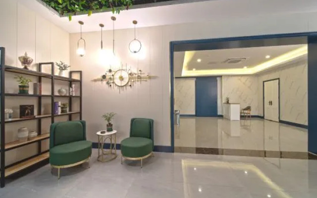 Wanhua Hotel (Piazza del Popolo Hotel)