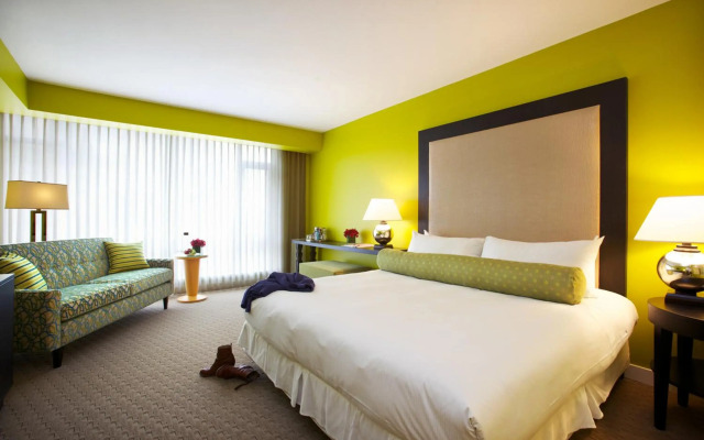OPUS Hotel Vancouver