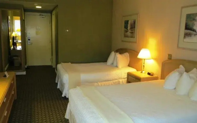 Riverside Resort & Conference Centre