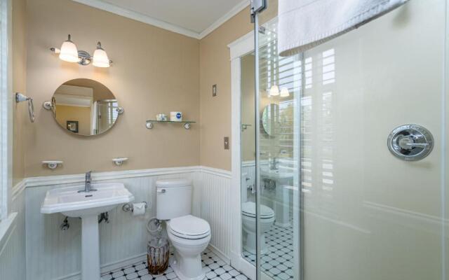 Cedars of Williamsburg Bed & Breakfast