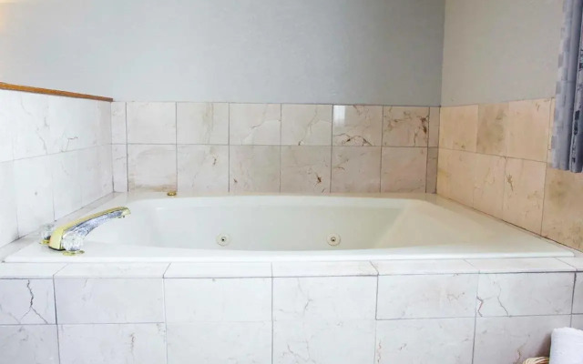 Quality Inn & Suites Ankeny - Des Moines