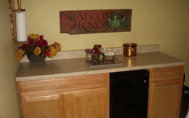 Halcombs Knob B&B