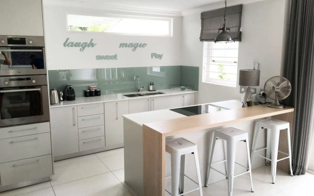 Cricklewood Place Luxury Holiday Homes