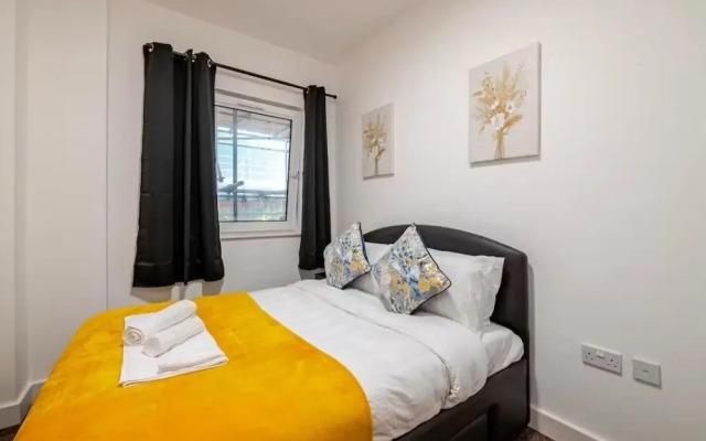 2bed Apt - City Centre With Balcony - Sleeps 6