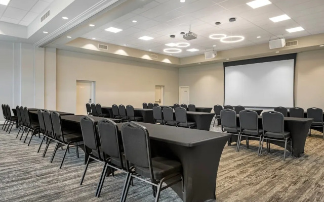 Amsterdam Inn & Suites, an Ascend Collection Hotel