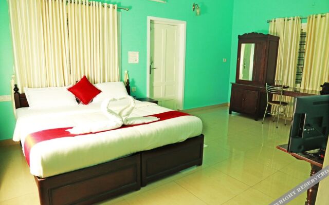 Aruvi Resorts