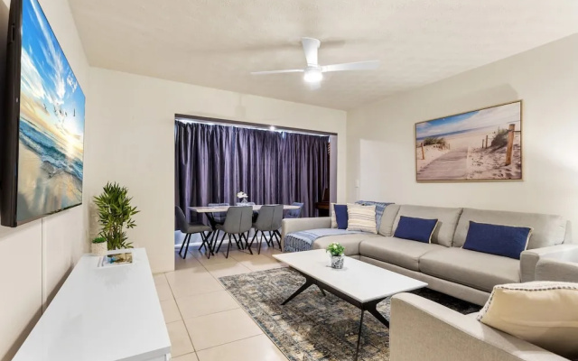 Family-friendly Stay Walk to Beach & Parks – Guest Rooms – Maroochydore