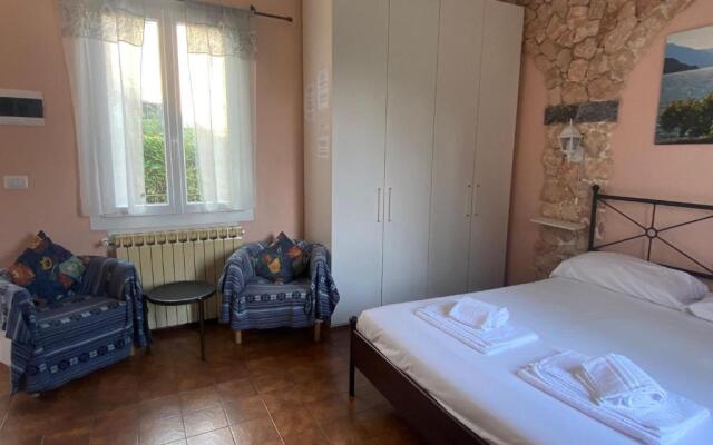 Independent Little House with Garden