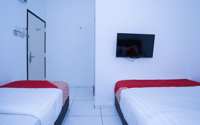 Comma Hotel