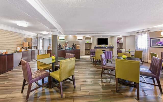 La Quinta Inn by Wyndham Miami Airport North