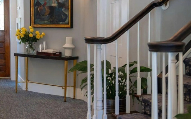Chateau Inn and Suites