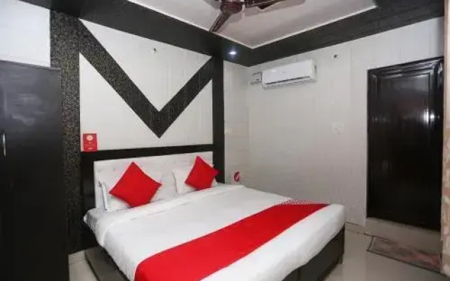 Om Mukunda By WB Inn
