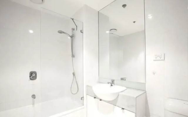 ReadySet Apartments City Tower