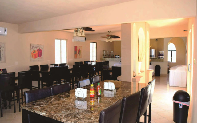 Laos Mar Hotel & Suites
