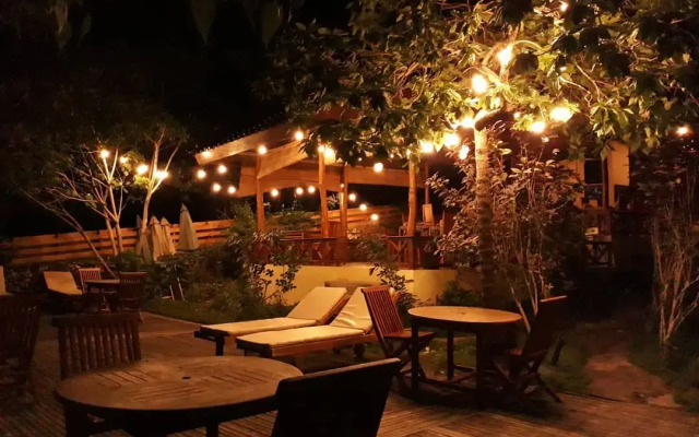 Bara Beach Bungalows