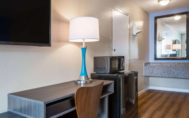 Super 8 by Wyndham Hardeeville/Savannah North