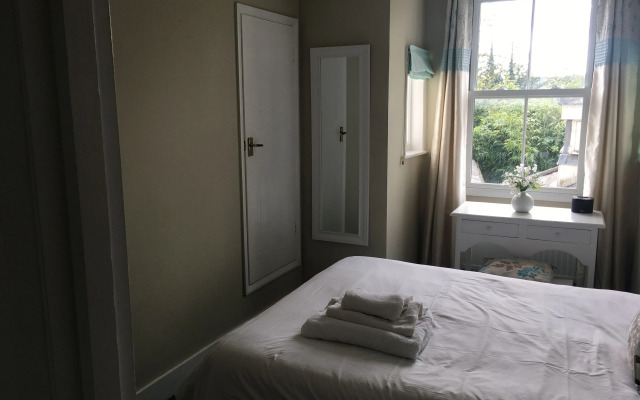 Morleys Bistro | By Huluki Sussex Stays