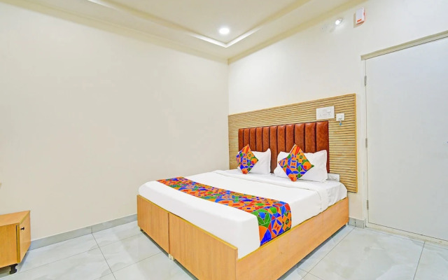 Fabhotel Lexus Grand
