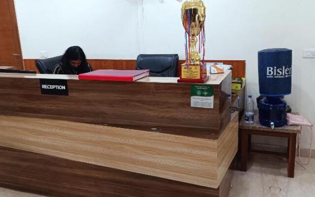 OYO 10200 Hotel The Aroma Residency