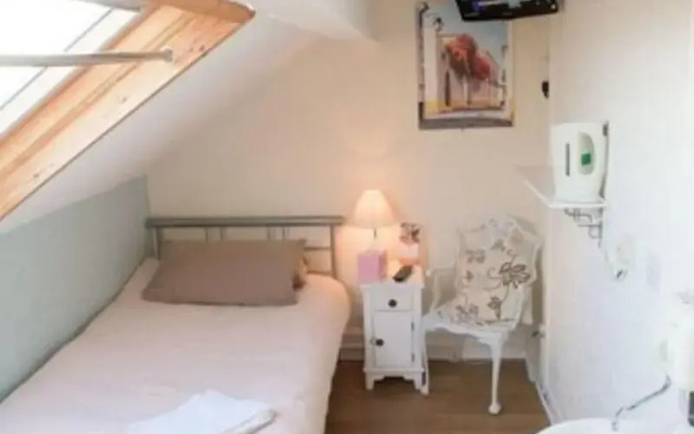 Leonardo's Guest House