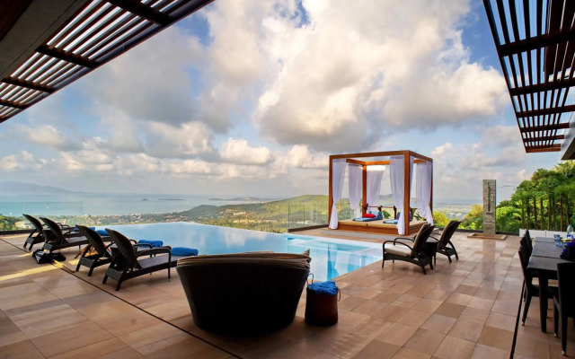Luxury Villa Crystal Blue
